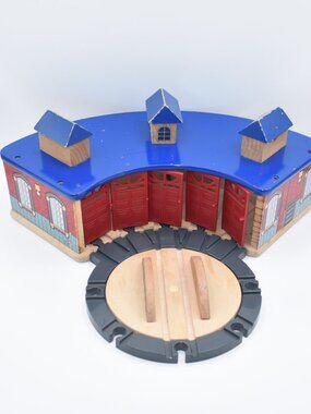 Imaginarium Wooden Railway Roundhouse & 5 Plastic Doors Thomas Compatible Shed